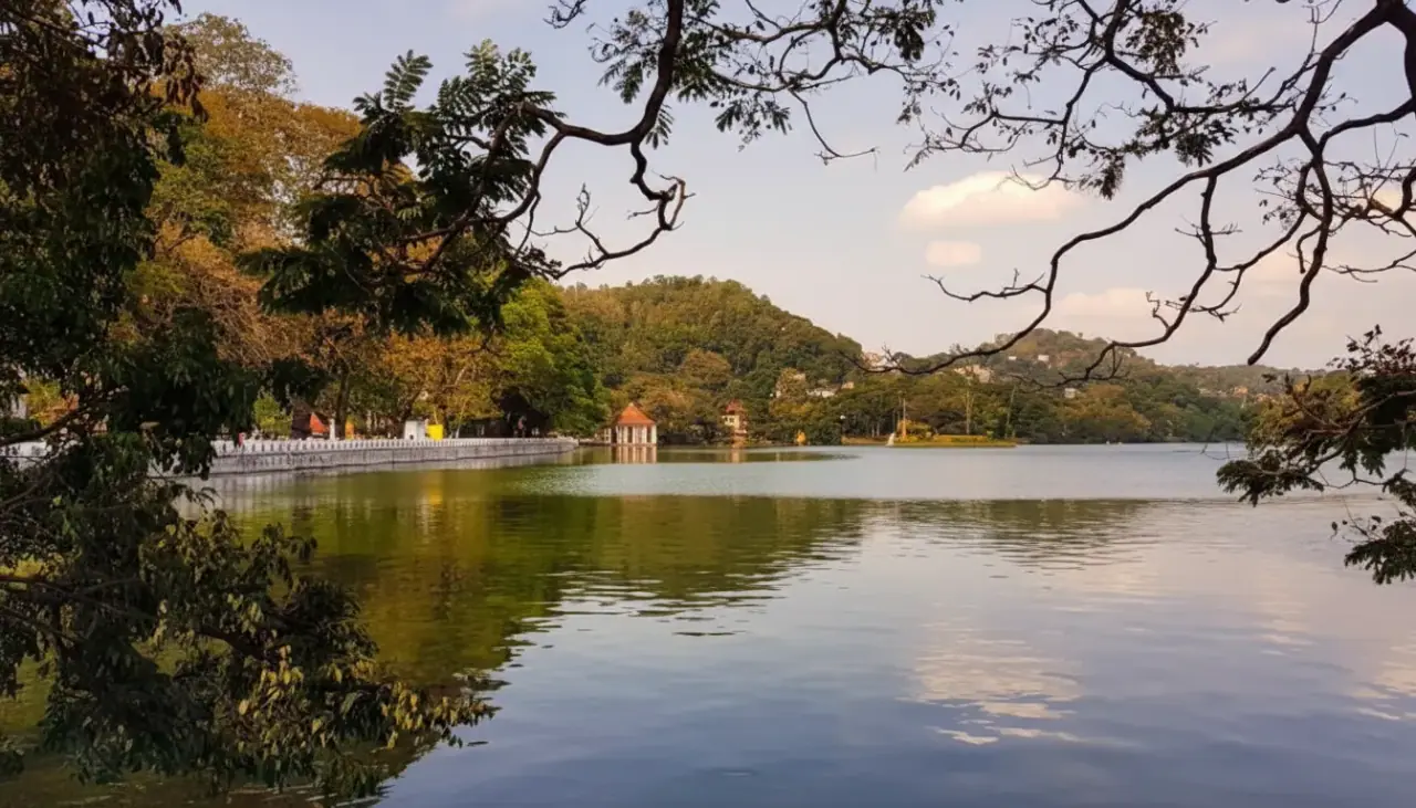 Kandy Lake