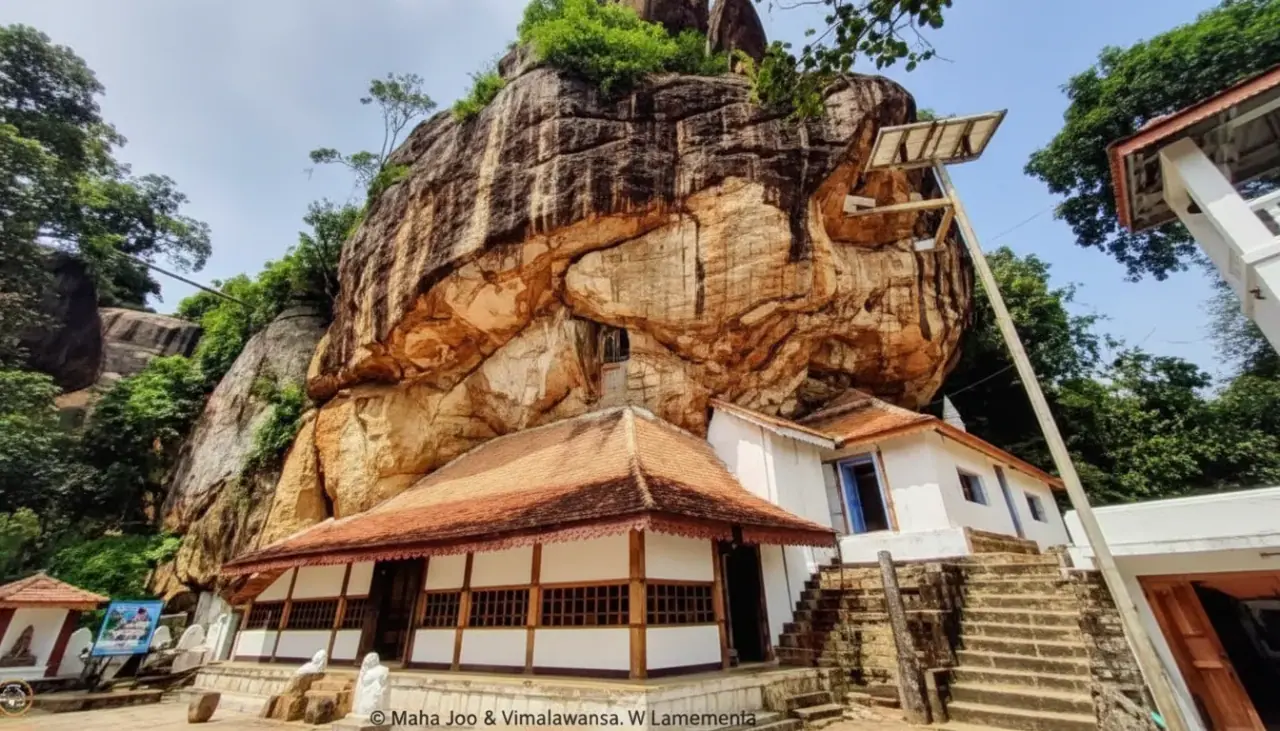 Ridi Viharaya (Silver Temple)